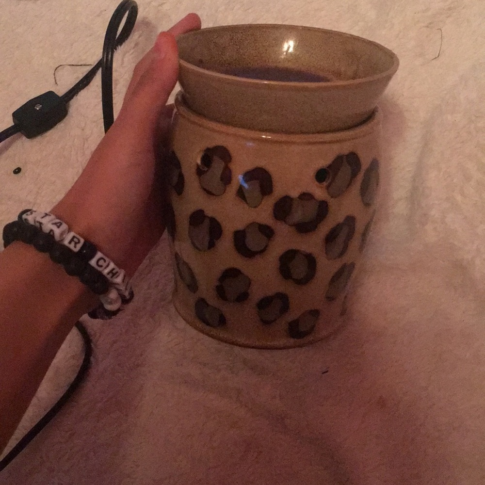 Cheetah print wax burner